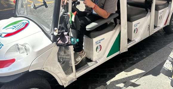 Rome: Fun Golf Cart Giro with Music and Gelato