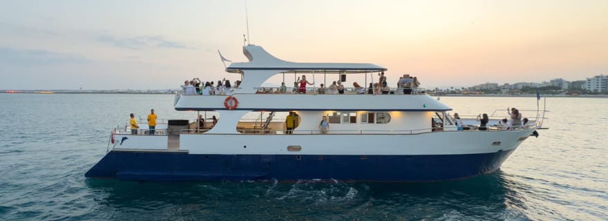Larnaca : croisière au coucher du soleil avec un verre de vin