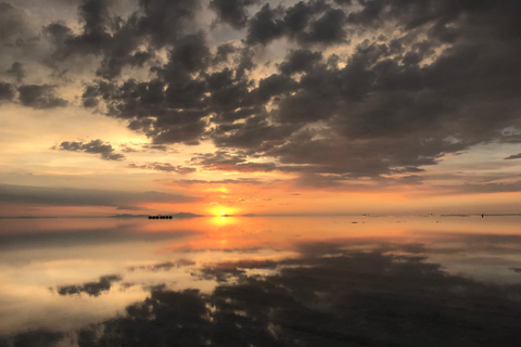 La Paz - Uyuni: Comfortable Private Transfer with Tour Guide