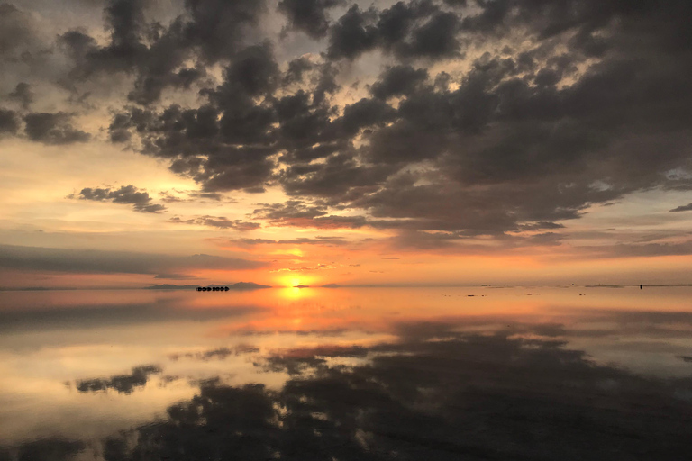 La Paz - Uyuni: Comfortable Private Transfer with Tour Guide