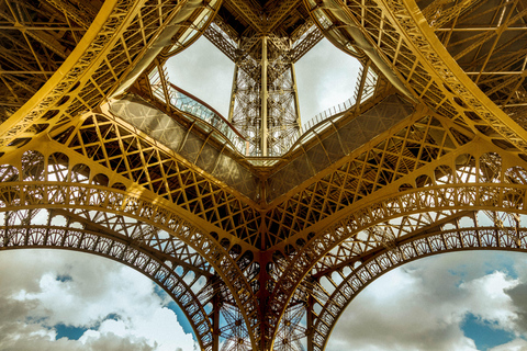 Dostęp na szczyt wieży Eiffla i wycieczka krajoznawczaDostęp na szczyt + samodzielna wycieczka z przewodnikiem