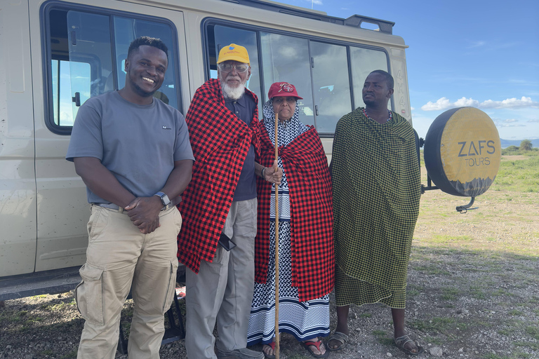 Moshi/Arusha: Maasai Village Tour with Lunch and Traditions Arusha: Maasai Village Tour with Lunch and Traditions