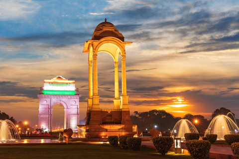 Delhi: Night Tour with Rickshaw Ride and Street Food Private Tour with Rickshaw Ride and Food Tasting