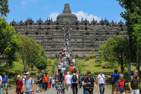 From Yogyakarta: Borobudur and Prambanan Temple Day Trip
