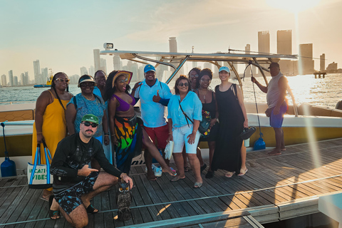 罗萨里奥群岛：卡塔赫纳私人快艇之旅29英尺私人游艇（最多可容纳10人）