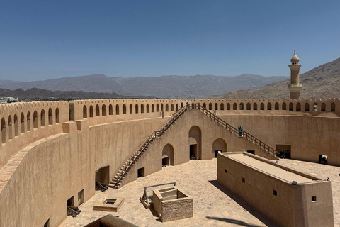 Muscat: Nizwa, Jabreen Castle & Bahla and more Sharing Tour