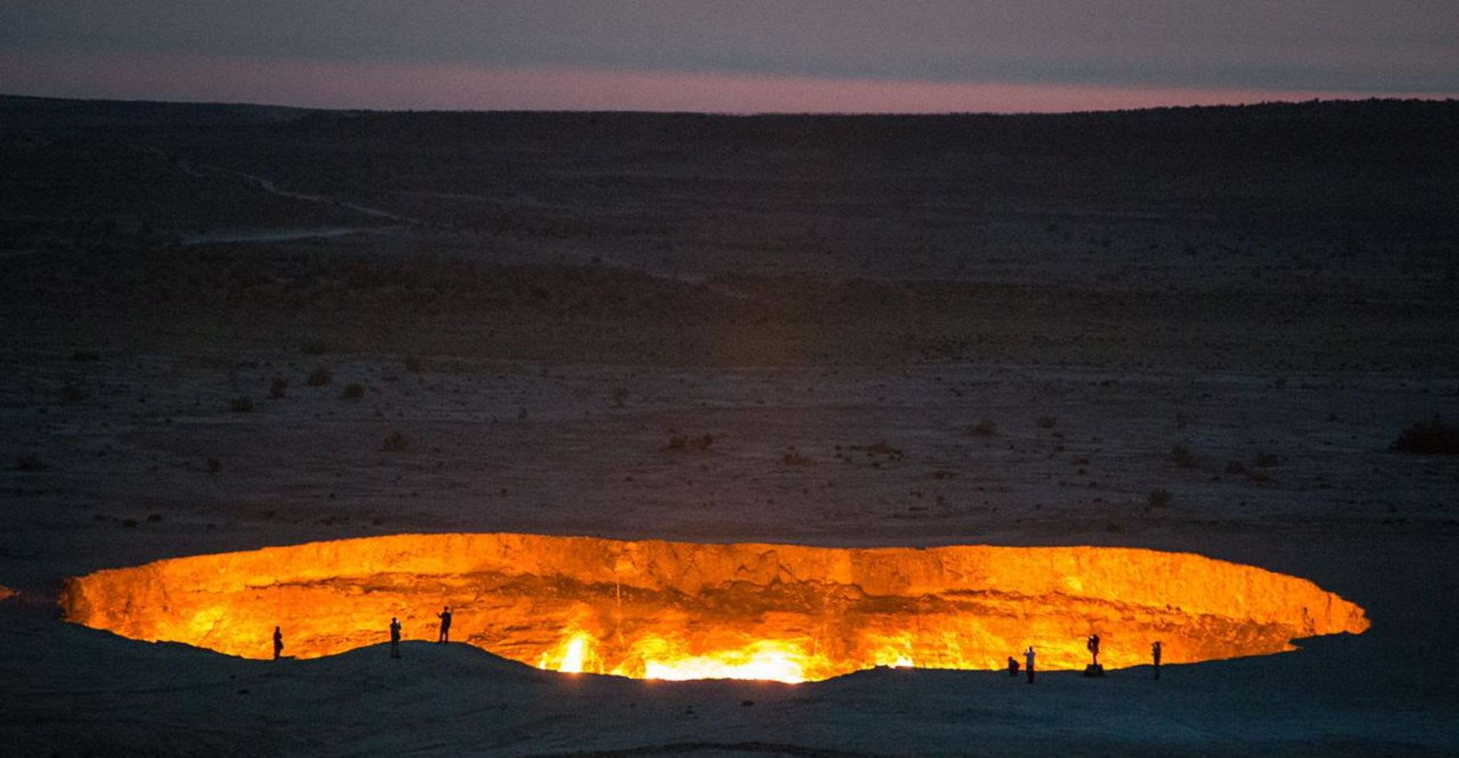 Darvaza Day Tour (Darvaza gas crater, Karakum desert) - Housity