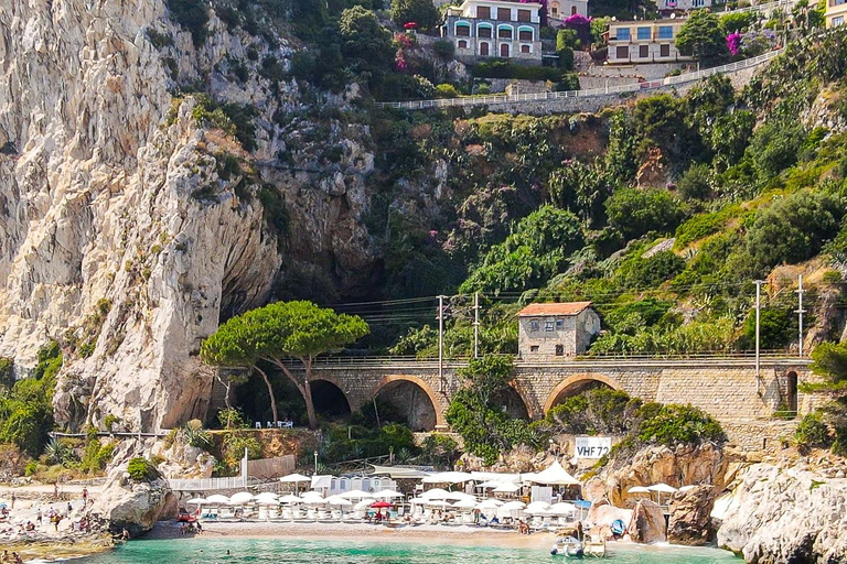 Menton: Boat rental with skipper Menton: Boat rental with skipper - 2 hours