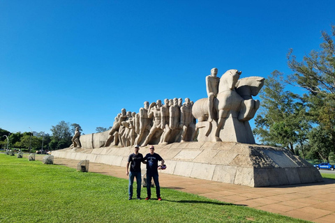 San Paolo: tour della città di 5 ore con degustazione di frutta