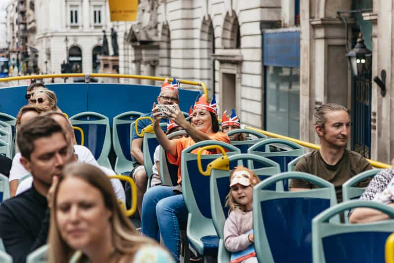 london bus tour live commentary