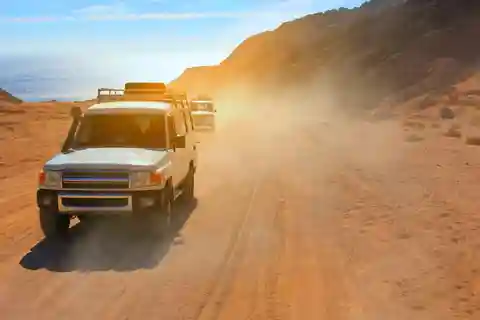 Hurghada : Méga safari en jeep, quad et chameau avec ambiance bédouine