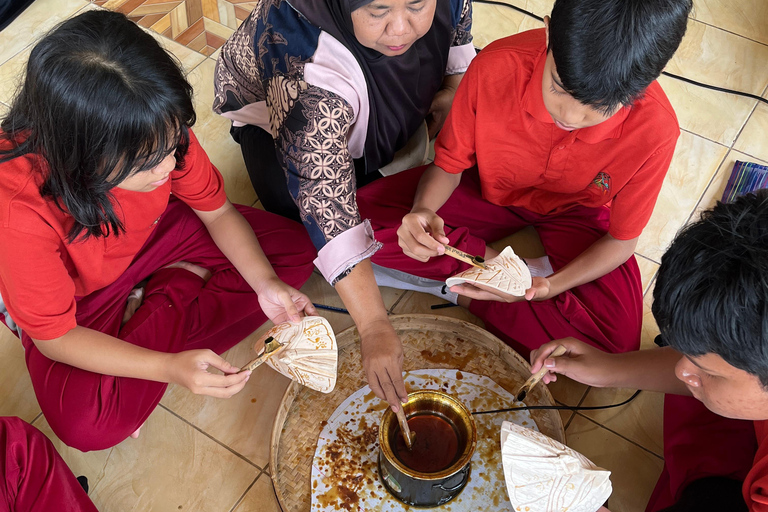 Yogyakarta: Wood Batik Workshop with Transfer & Lunch Option Wood Batik Workshop with Transfer & Lunch