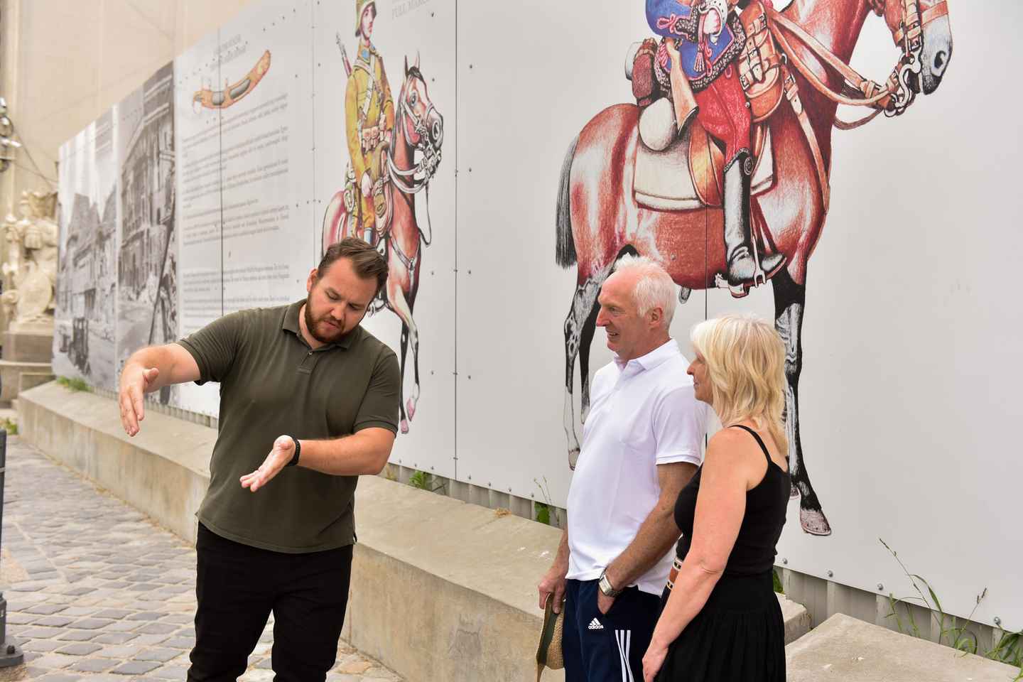 Private Buda Castle Walking Tour with Cake & Matthias Church - Private Buda Castle Walking Tour with Cake & Matthias Church
