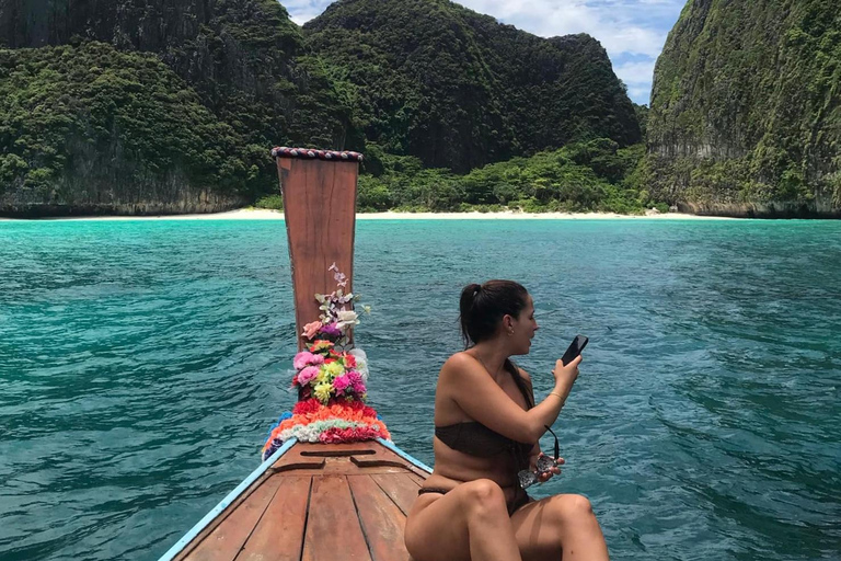 Phi Phi Tour privado en barco de cola larga por la bahía de Maya con snorkel