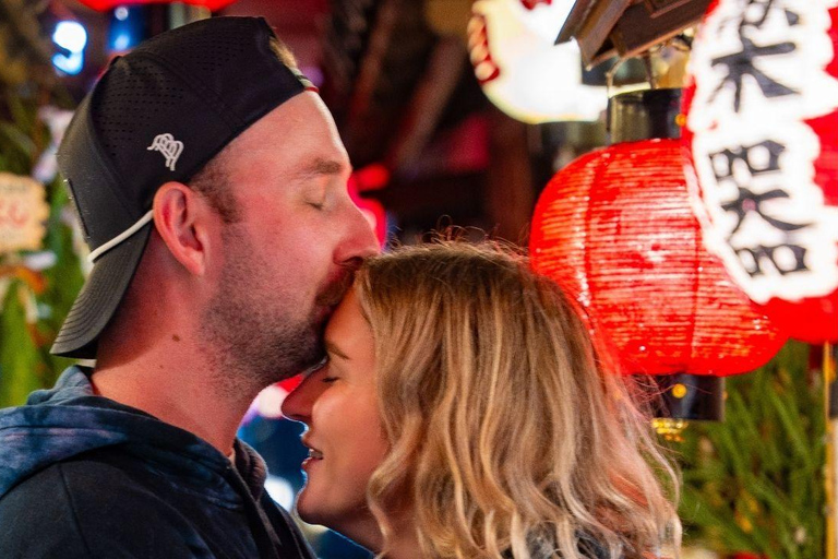 Private Daytime Photoshoot Experience in Osaka (Dotombori) Private Daytime Photoshoot Experience in Osaka (4 hrs)