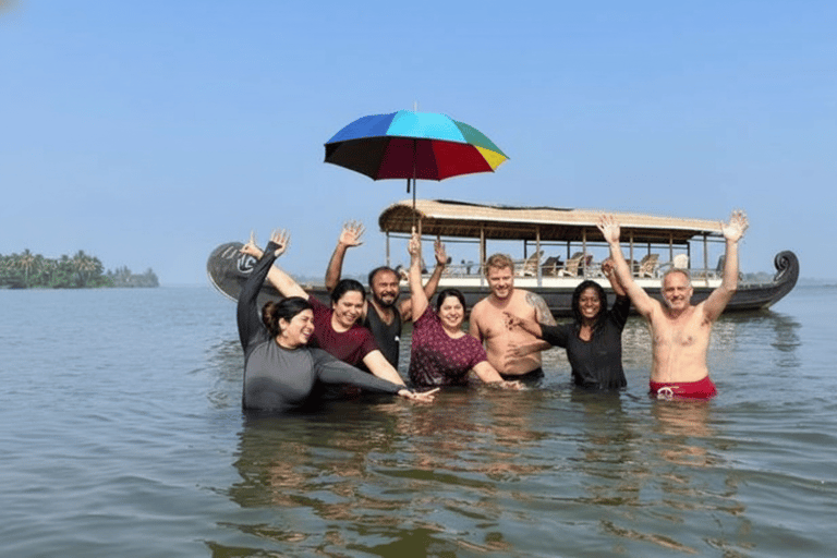 Kochi: Backwaters Day Trip with Lunch and Shikara Cruise