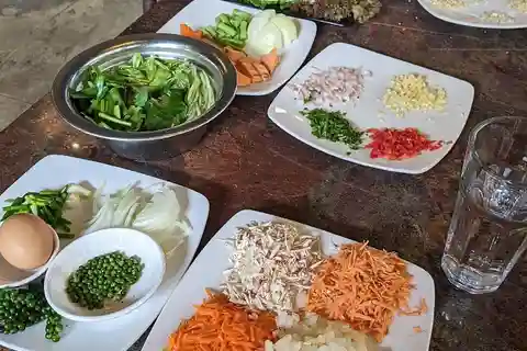 Aula de culinária sobre a cultura alimentar Khmer em Kampot
