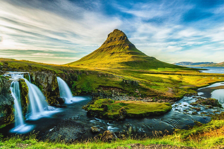 Península de Snaefellsnes y Kirkjufell Tour en grupo reducidoExcursión en grupo reducido por la Península de Snaefellsnes y Kirkjufell