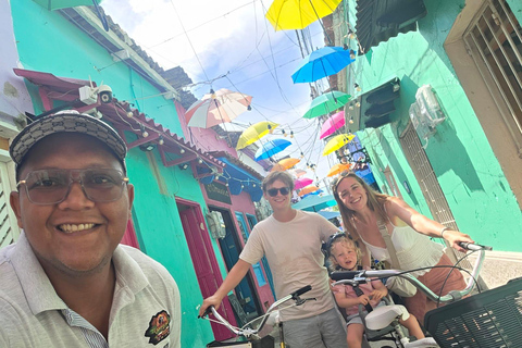 Kartagena: wycieczka rowerowa z przewodnikiem i degustacją ulicznego jedzeniaKartagena: wycieczka rowerowa z przewodnikiem i degustacją potraw ulicznych