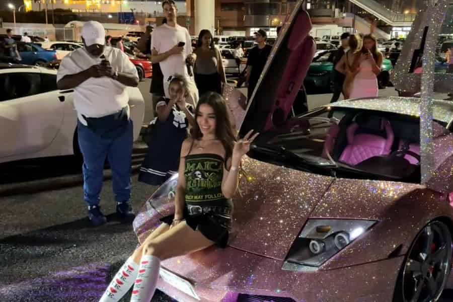 Tokyo Night JDM Car Culture Cruise – Daikoku PA Erlebnis. Foto: GetYourGuide Tokyo Night JDM Car Culture Cruise – Daikoku PA Erlebnis. Foto: GetYourGuide