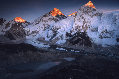 Senderismo por el Campo Base del Everest con pernoctación en el Campo BasePara los no titulares de la nacionalidad nepalí