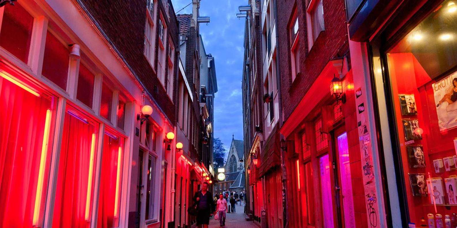 Unmasking Amsterdam´s Redlight District Spanish Walking Tour | GetYourGuide