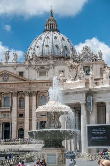 Roma Visita a la Basílica de San Pedro, Tumbas Papales con Cúpula