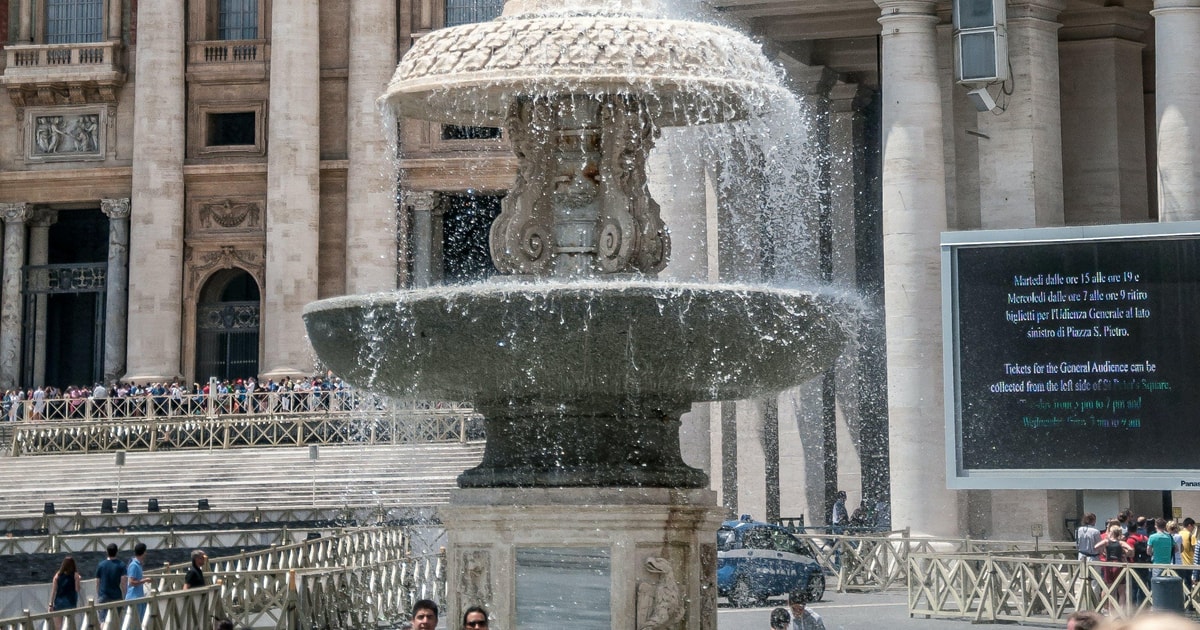 Roma Visita a la Basílica de San Pedro, Tumbas Papales con Cúpula