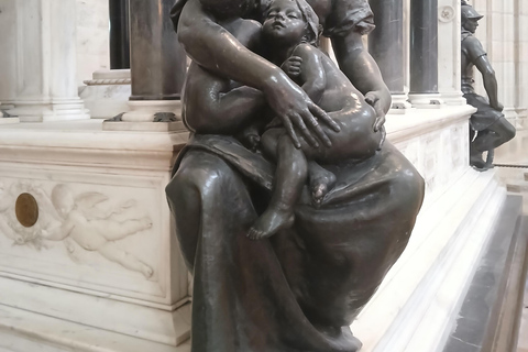 Nantes: 90-minute tour of St. Peter and St. Paul Cathedral with a professional guide