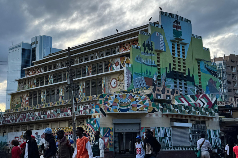 Nairobi: City Walking Tour with Local Food Tasting
