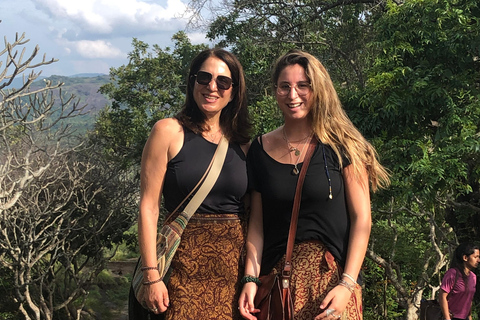 Tour privato di Sigiriya e Dambulla di un giorno interoTour partendo dalla zona di Negombo