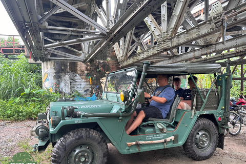 女性向导带你踏上河内吉普车之旅女性带领的河内市吉普车之旅