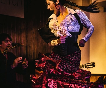 Madrid: Local Flamenco Show at El Cortijo