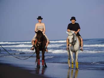 Bali: Reiten am Strand mit optionalem Transport