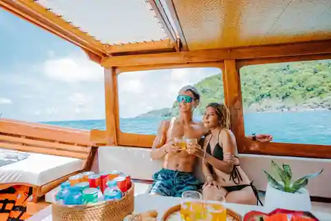 Phuket : Medio día en barco de lujo de cola larga a Maiton y Coral