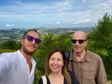 Ab Bologna: Weinkellerbesuch und Dozza Tour mit Gelato