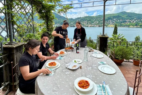 Clase de Cocina de Pasta Artesana y Tiramisú + Impresionantes Vistas al Lago