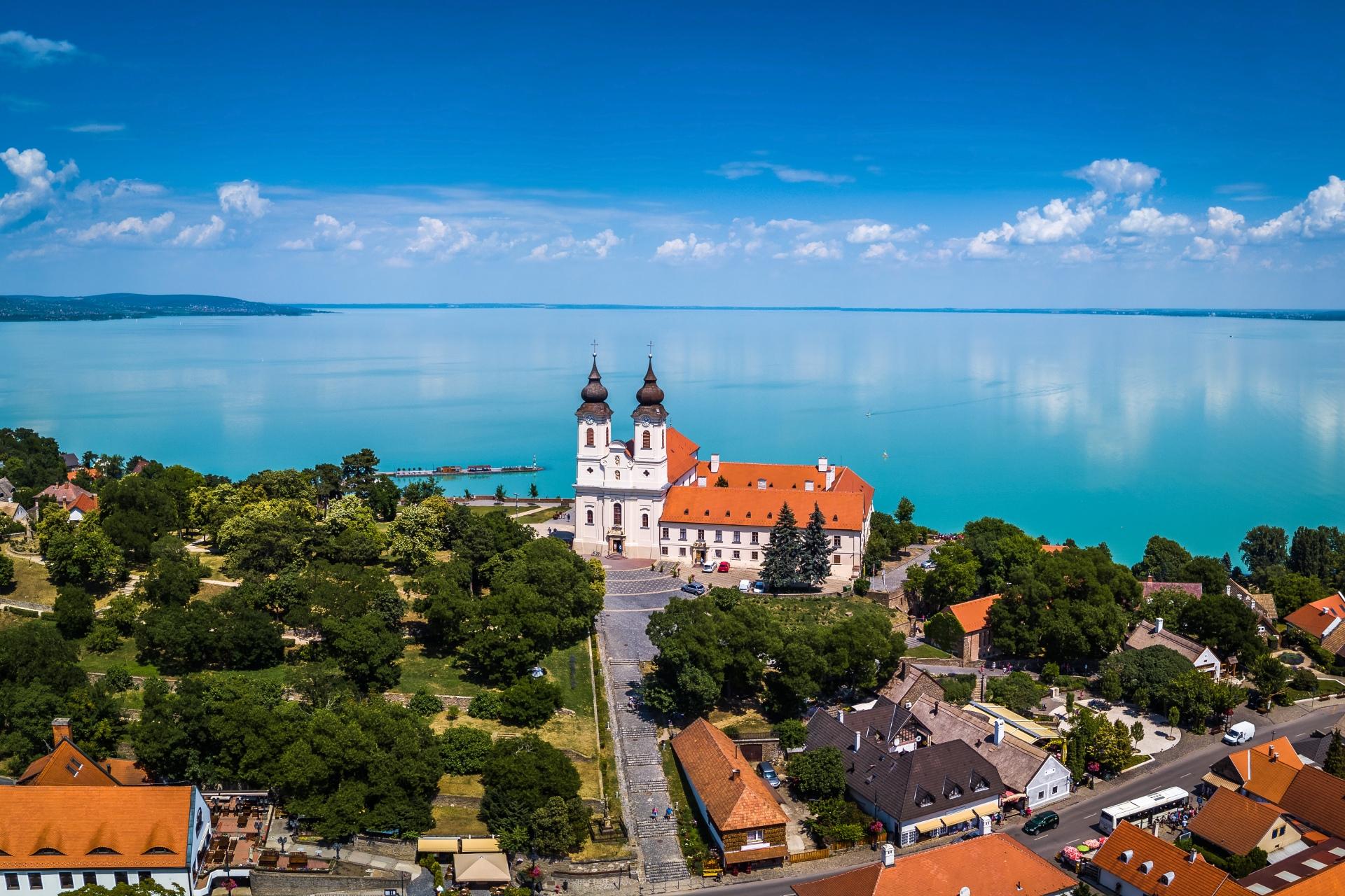 Private Tagestour von Budapest zur Halbinsel Tihany und Abtei