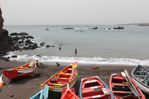 From Praia: Guided tour of Praia, Rua d'Arte & Cidade Velha. Private: Guided tour of Praia, Rua d'Arte & Cidade Velha.