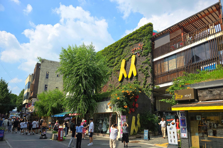 Seoul: Jongro UNESCO Heritage Small Group Walking Tour English Guide