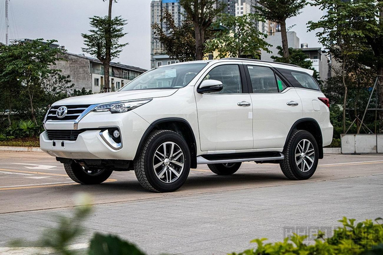 Hanoi: Private Car Service to Sapa, Halong Bay, or Ninh Binh Hanoi to Ninh Binh: Private Car Service (16 seats)