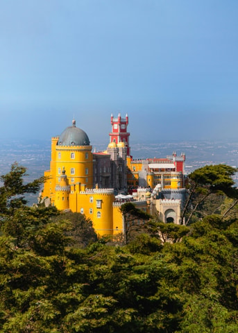 Lisbon: Sintra & Cascais Small Group Tour with Pena Tickets