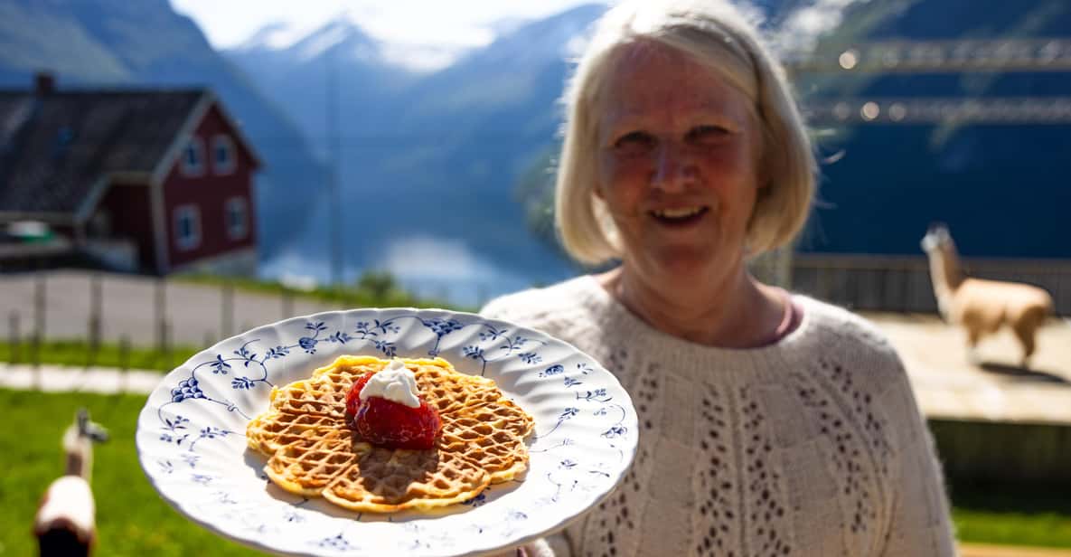 Ljøen, Hellesylt: Ljøen Farm Tour | GetYourGuide