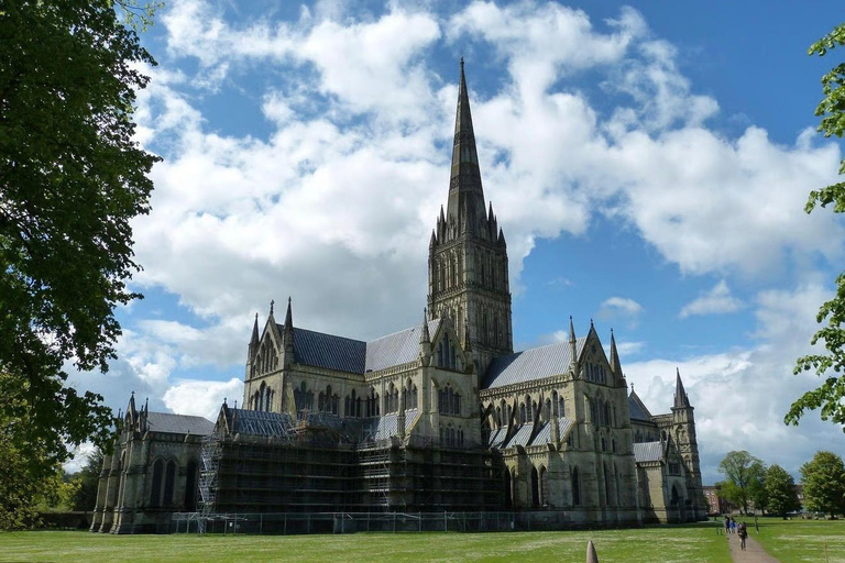 From London: Private Stonehenge, Bath & Salisbury Tour