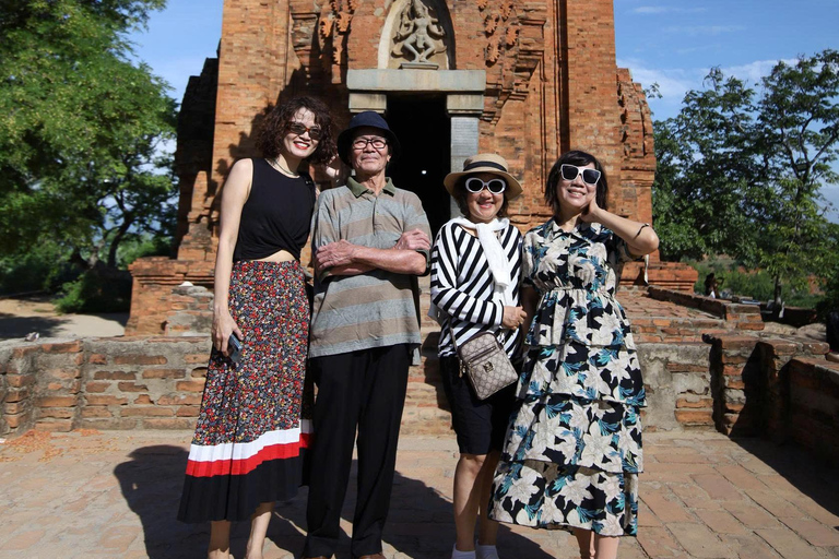 Ninh Thuan: Vinh Hy Bay and Craft Village 3-day Tour