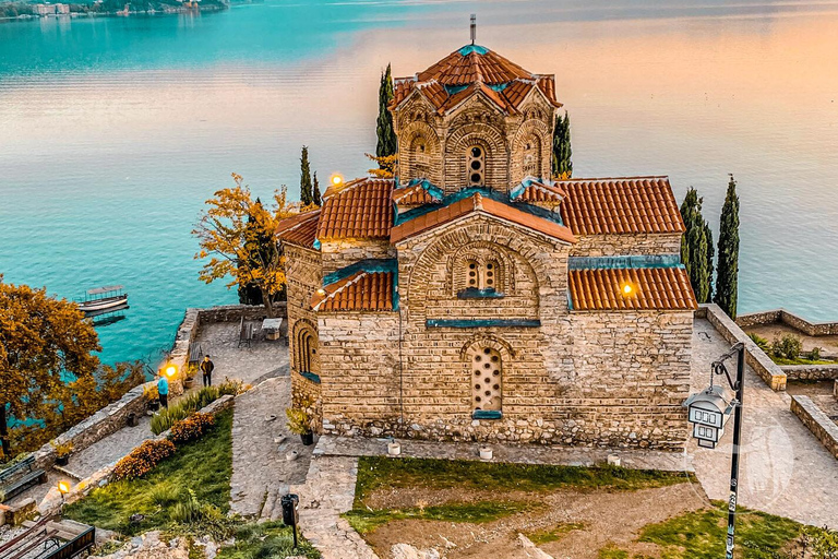 Depuis Tirana : Le lac Ohrid, Lin et le monastère de St. Naum Jour ...