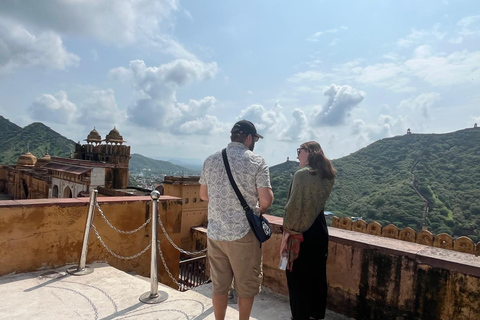 Jaipur: Private Full-Day City Tour with Female Guide City Tour with Guide, Car, Entrance Fees and Lunch