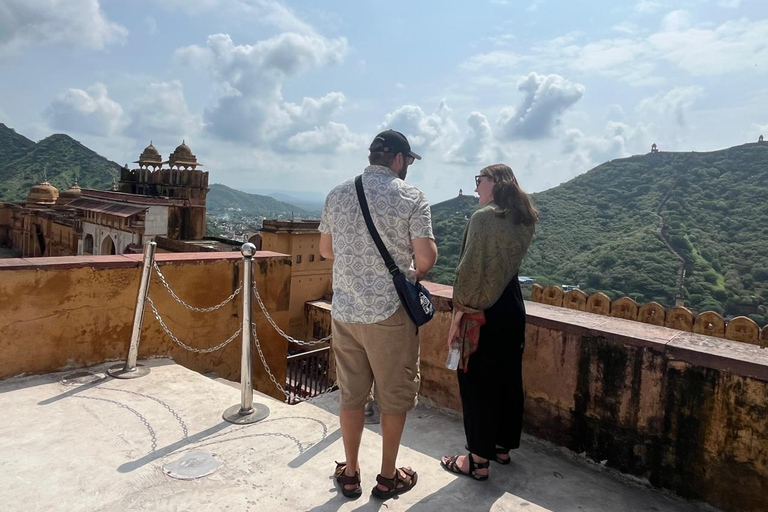 Jaipur: Private Full-Day City Tour with Female Guide City Tour with Guide, Car, Entrance Fees and Lunch