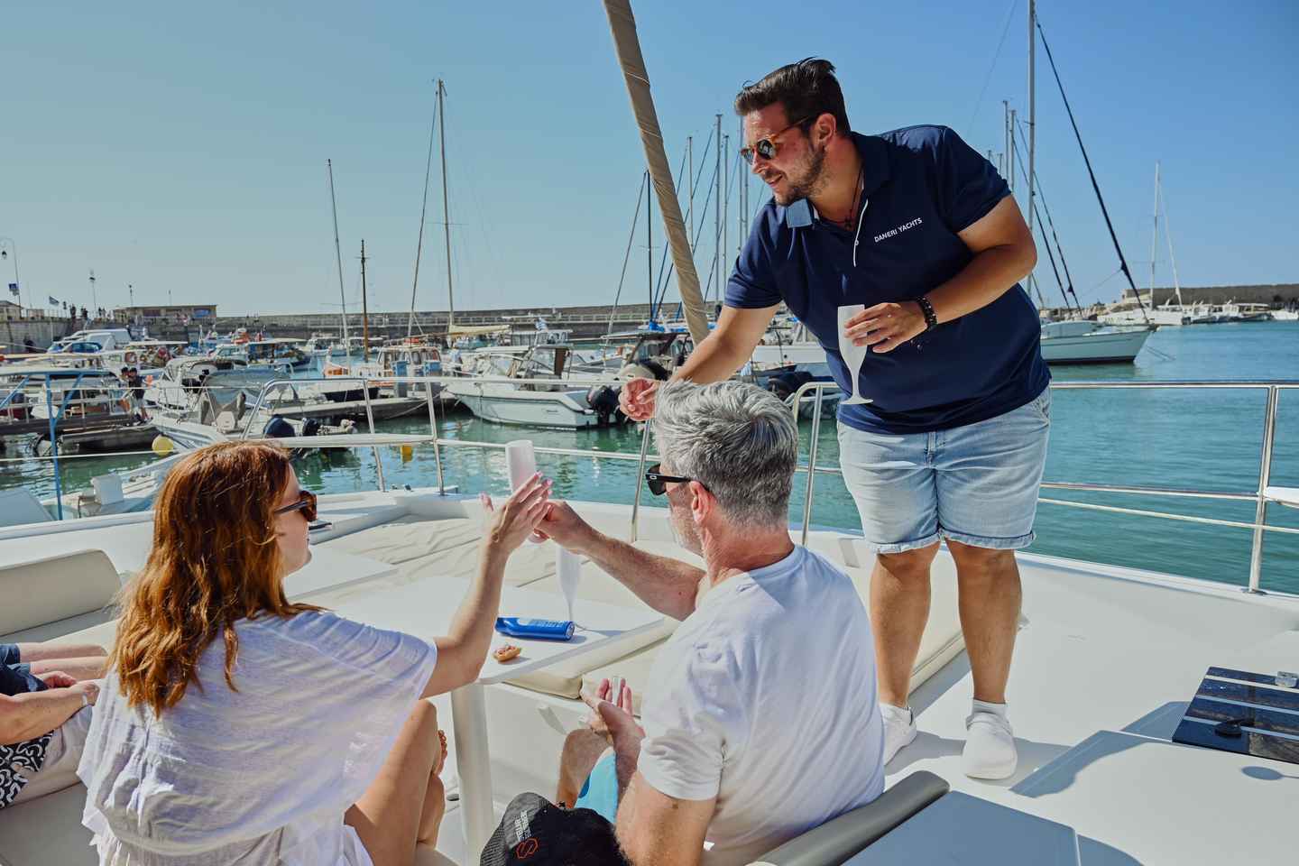 Heraklion: Sunset Catamaran to Dia with Prosecco & Snacks