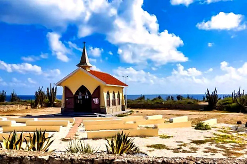 Aruba: Half Island Guided Bus Tour with Iconic Landmarks